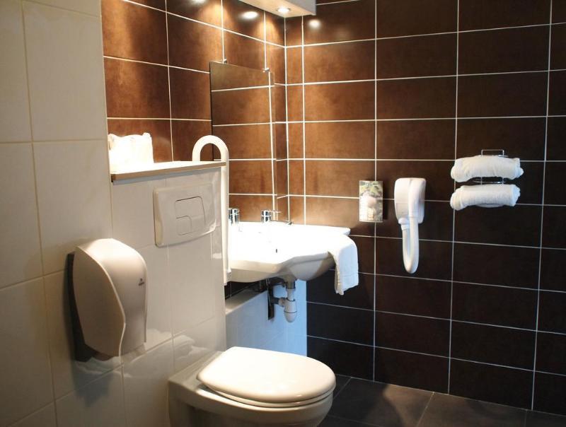 Hotel Inn Design La Rochelle ลาโรแชล ภายนอก รูปภาพ